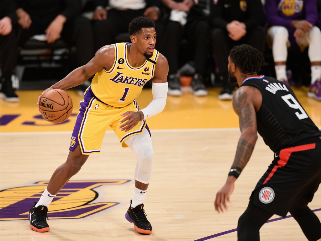 数据分析:文森特当前在湖人队的竞技表现解析 战术角色:湖人的黏合剂与轮换支柱
从湖